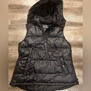 Ladies L MICHAEL KORS black quilted nylon hooded puffer vest with removable hood